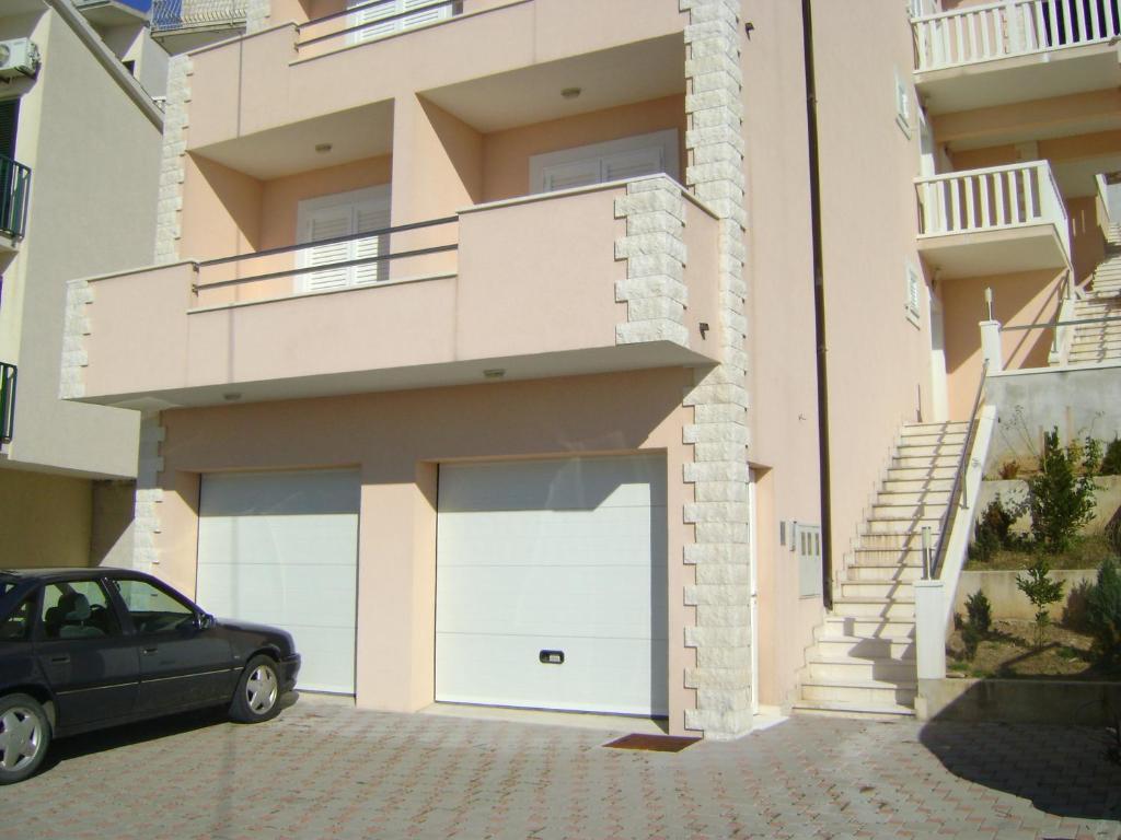 Apartments Maras Mimice Luaran gambar